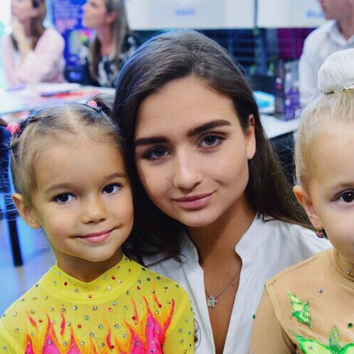 Занятия гимнастикой онлайн с тренером Щетинкиной Софьей